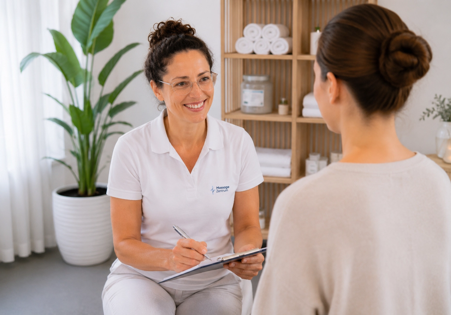 Medizinisch fundierte Massagebehandlung im Massage Zentrum Rapperswil